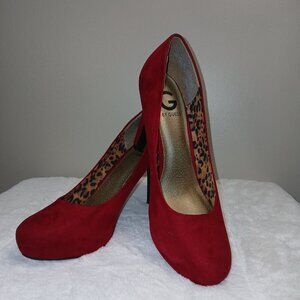 G BY GUESS WOMENS RED SUEDE HEELS, SIZE 10, LIKE NEW CONDITION